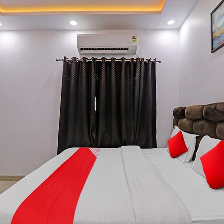 Hotel Oyo Flagship 81064 Chaudhary In Gorakhpur Esterno foto