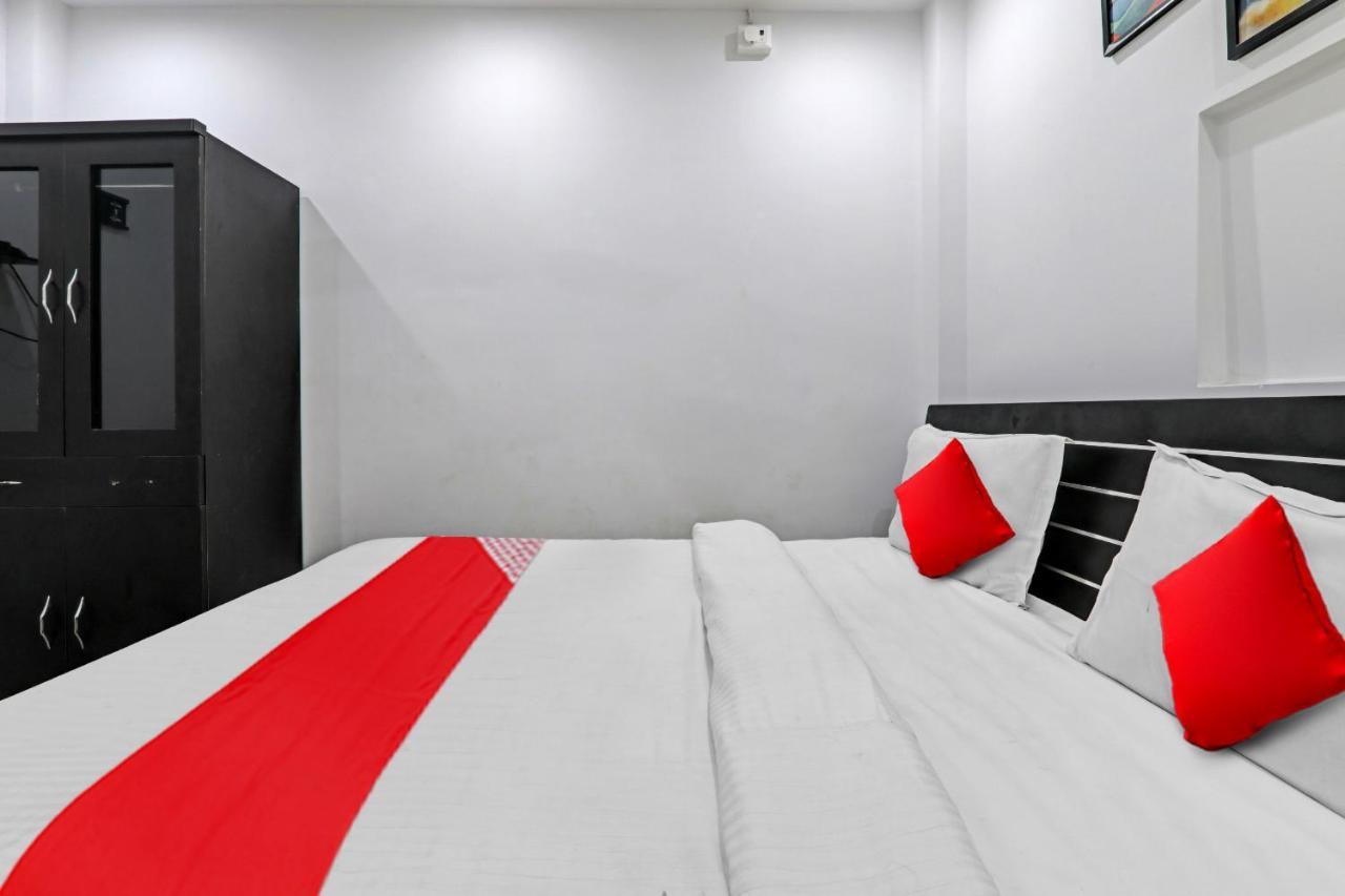 Hotel Oyo Flagship 81064 Chaudhary In Gorakhpur Esterno foto