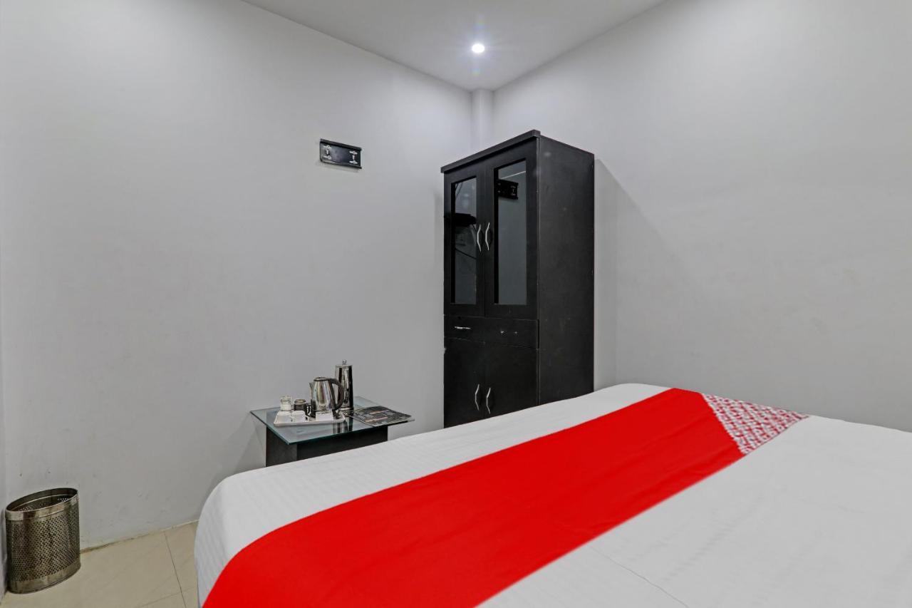 Hotel Oyo Flagship 81064 Chaudhary In Gorakhpur Esterno foto