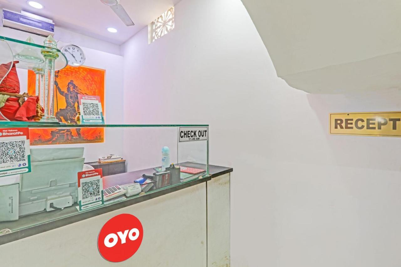 Hotel Oyo Flagship 81064 Chaudhary In Gorakhpur Esterno foto