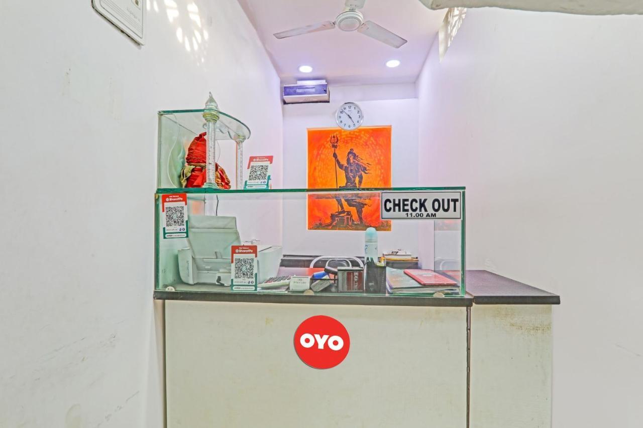 Hotel Oyo Flagship 81064 Chaudhary In Gorakhpur Esterno foto
