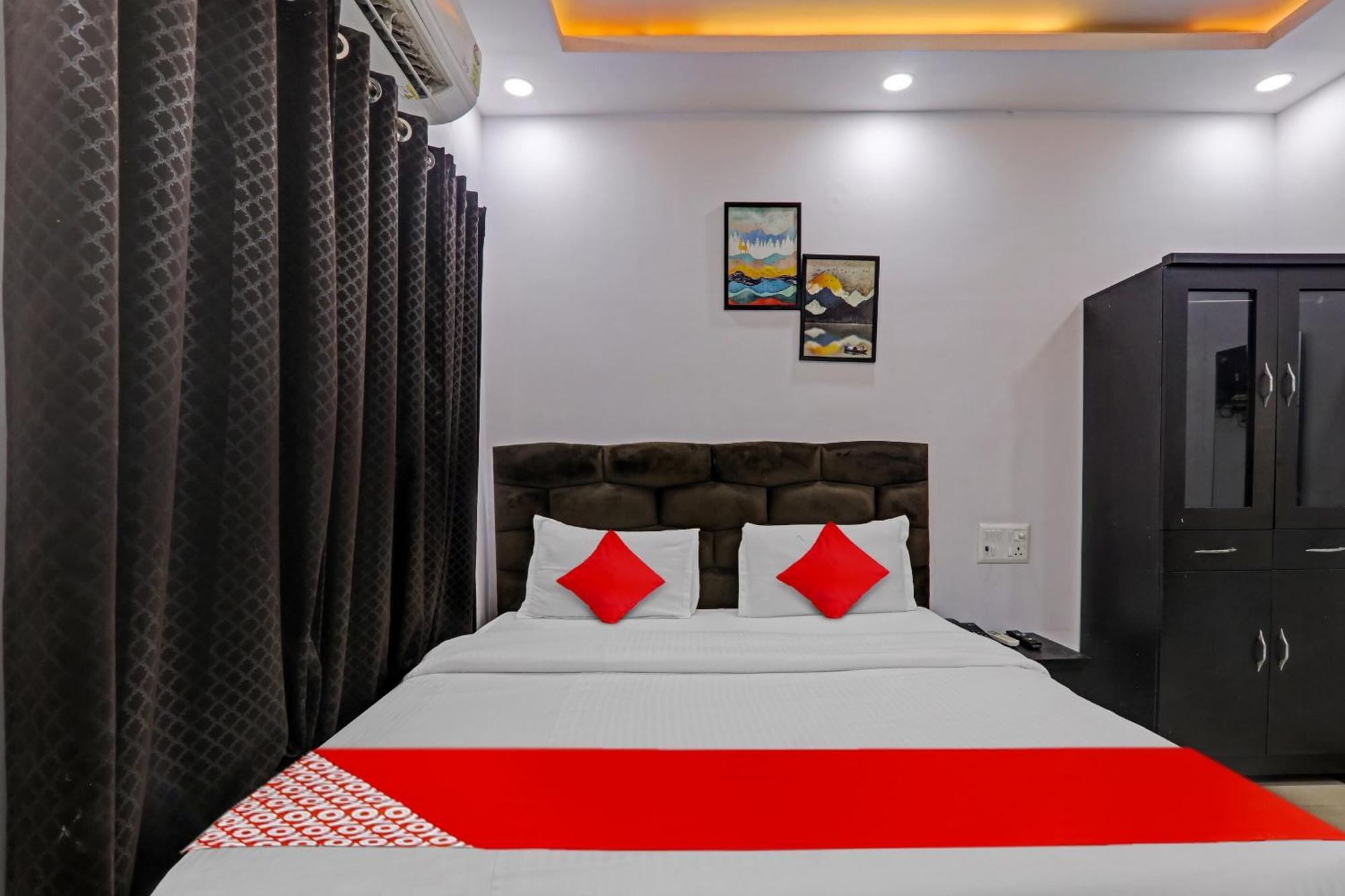 Hotel Oyo Flagship 81064 Chaudhary In Gorakhpur Esterno foto