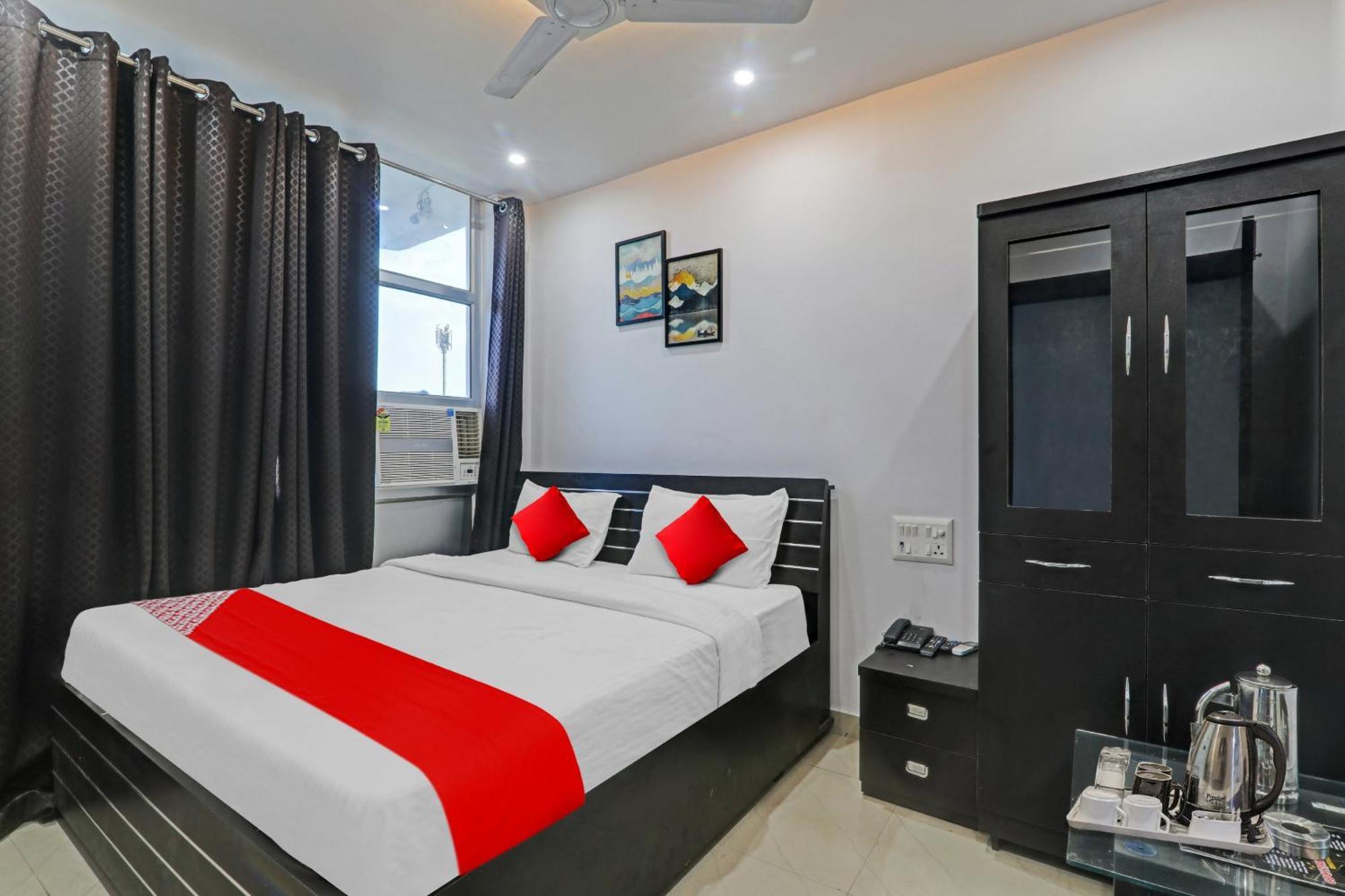 Hotel Oyo Flagship 81064 Chaudhary In Gorakhpur Esterno foto
