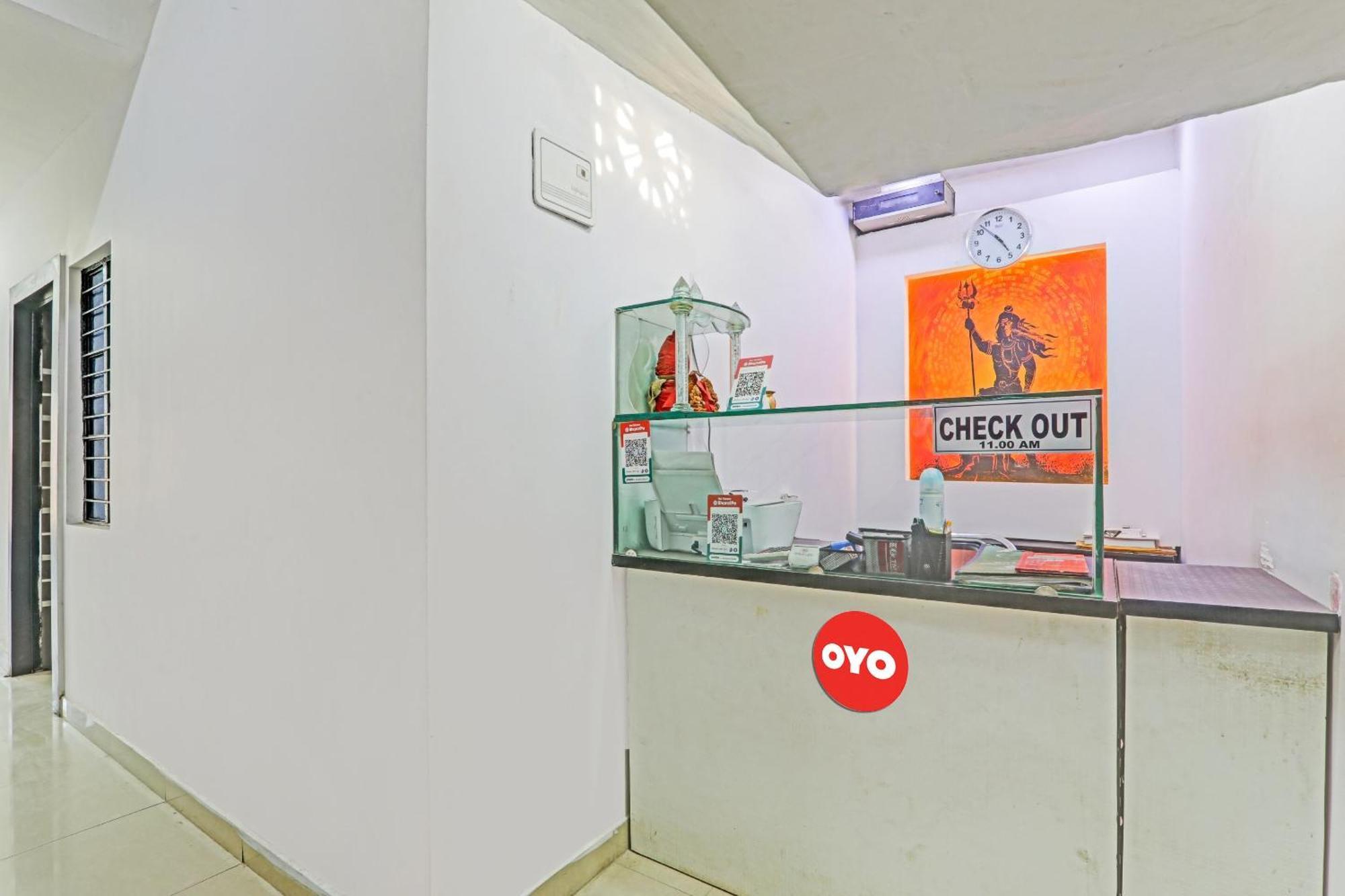 Hotel Oyo Flagship 81064 Chaudhary In Gorakhpur Esterno foto